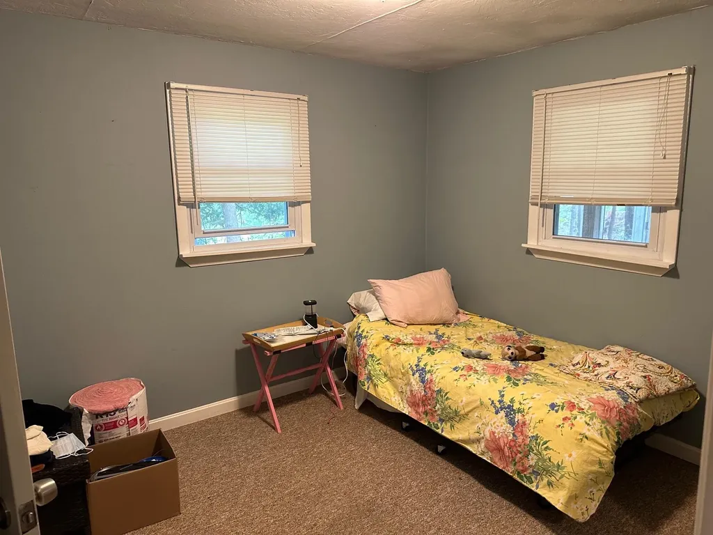 11 Hillside Street Hillsborough NH 03244