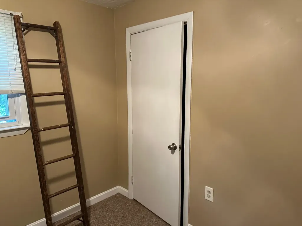 11 Hillside Street Hillsborough NH 03244