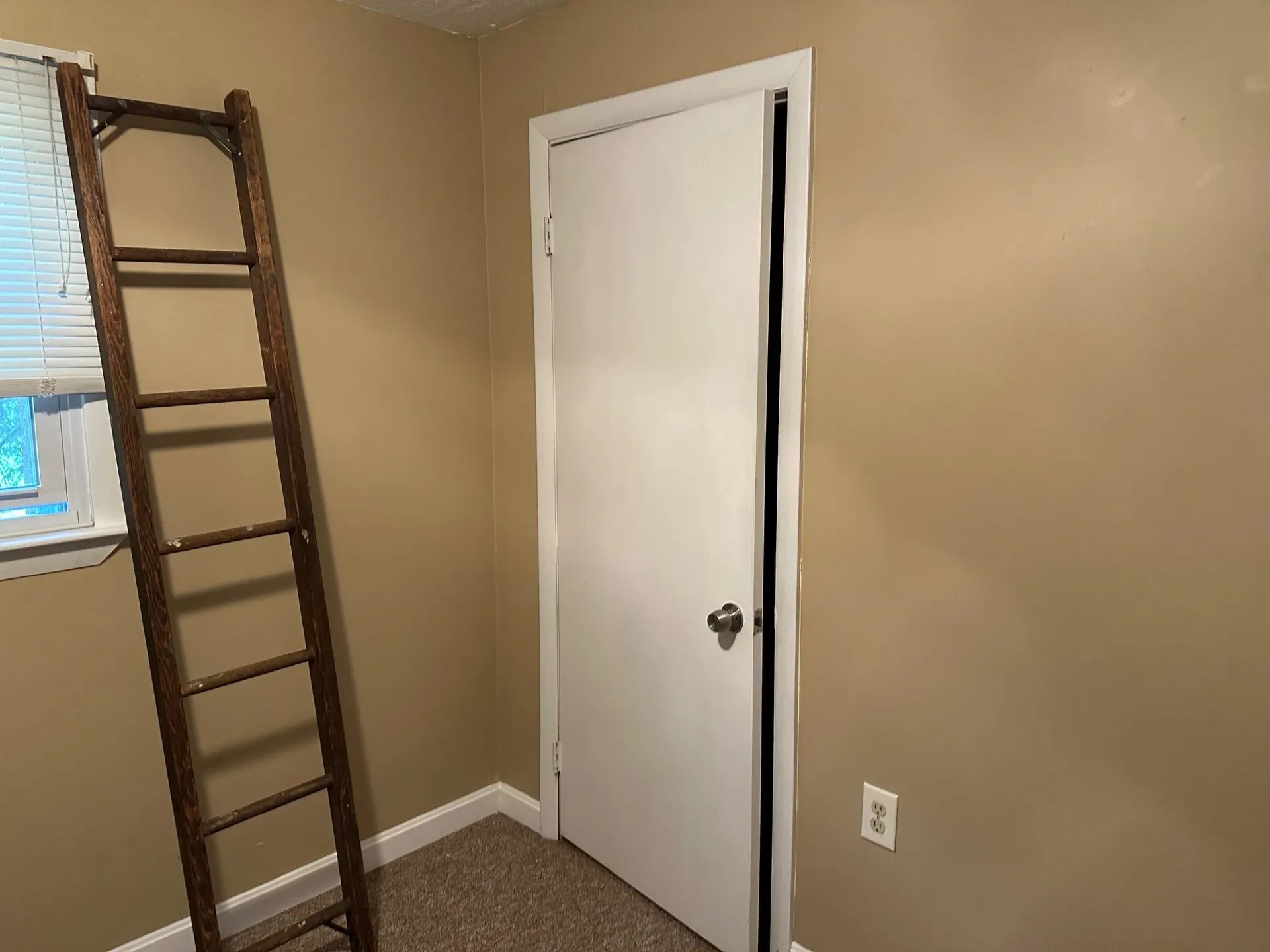 11 Hillside Street Hillsborough NH 03244