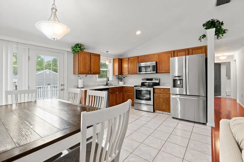 13 Blackstone Street Hudson NH 03051