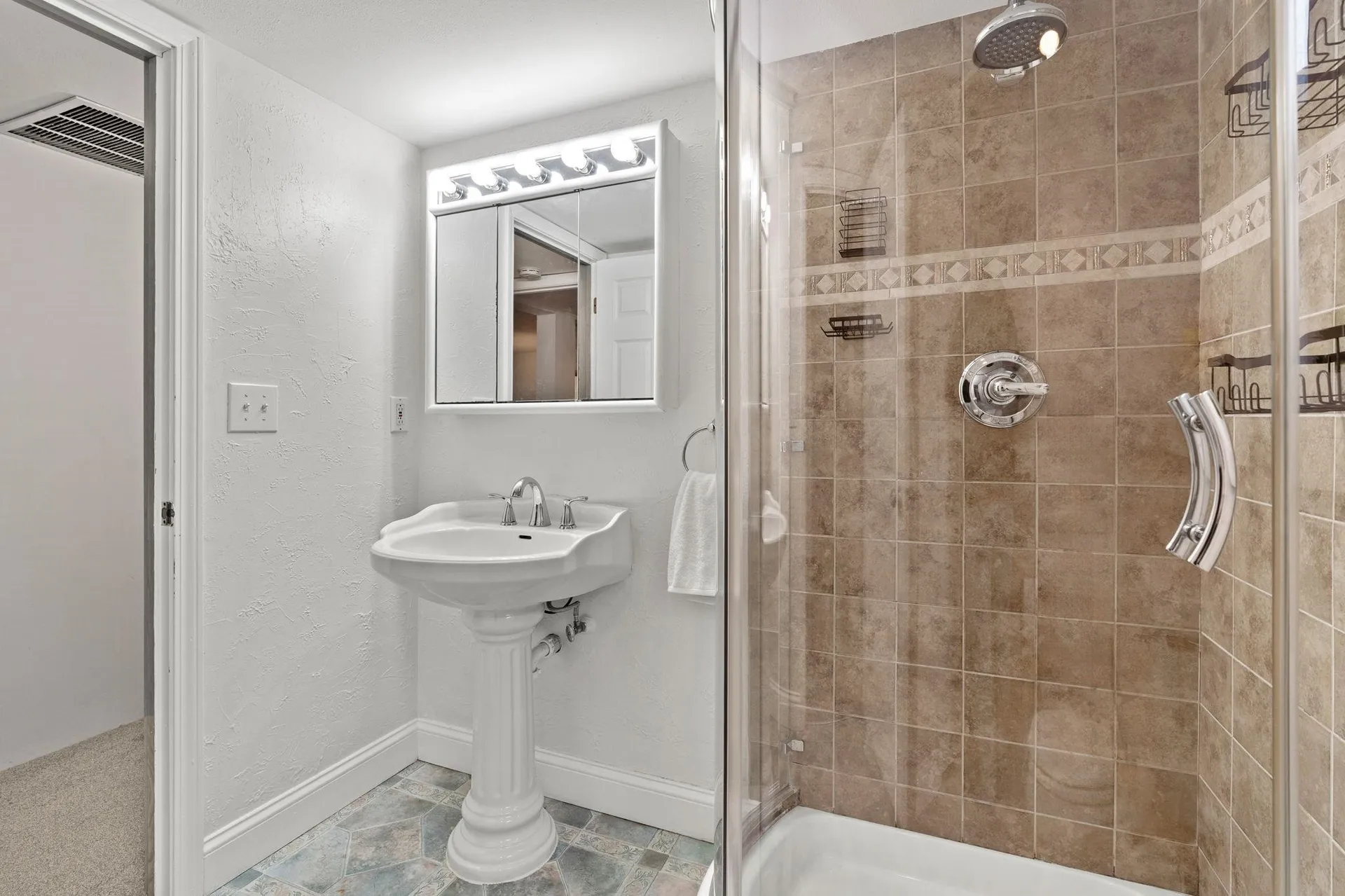 13 Blackstone Street Hudson NH 03051