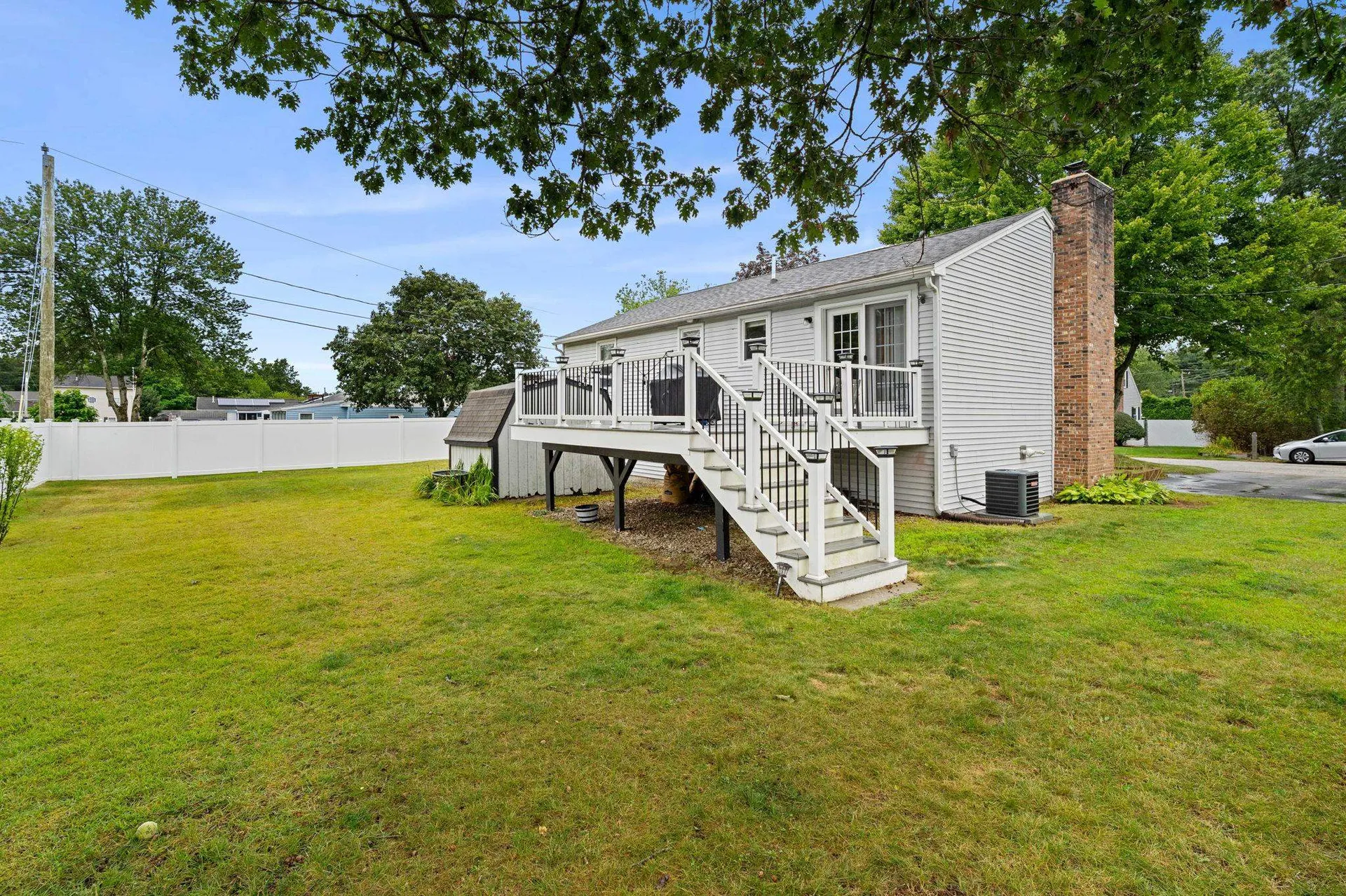 13 Blackstone Street Hudson NH 03051