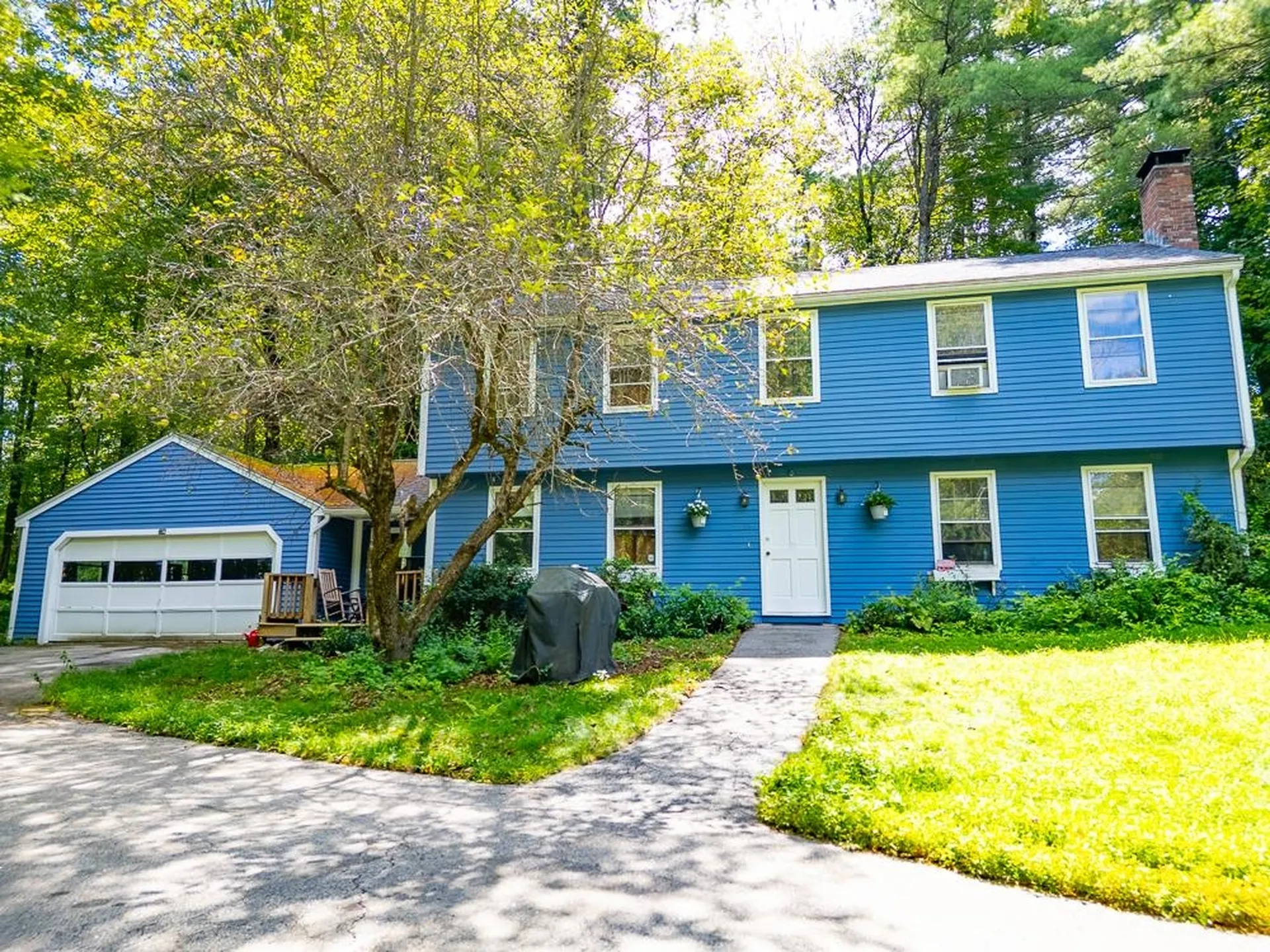35 Red Deer Road Londonderry NH 03053