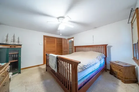 35 Red Deer Road Londonderry NH 03053