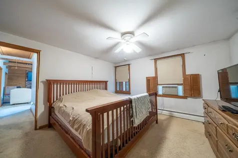 35 Red Deer Road Londonderry NH 03053