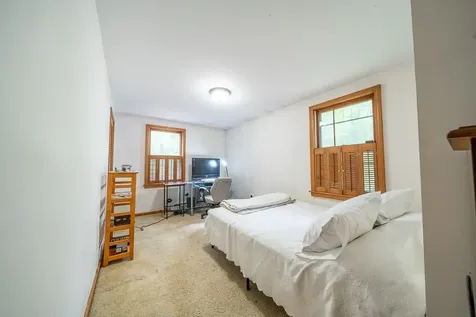 35 Red Deer Road Londonderry NH 03053