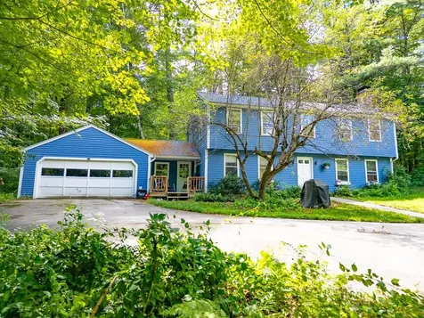 35 Red Deer Road Londonderry NH 03053