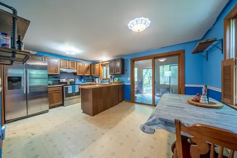 35 Red Deer Road Londonderry NH 03053