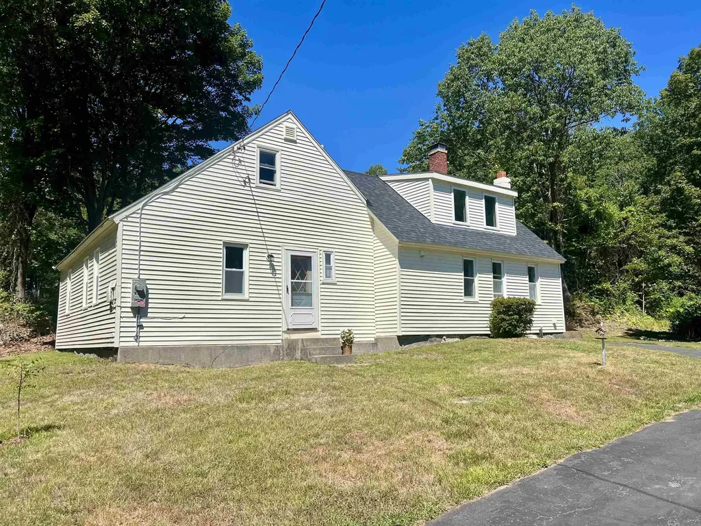 88 North Water Street Boscawen NH 03303