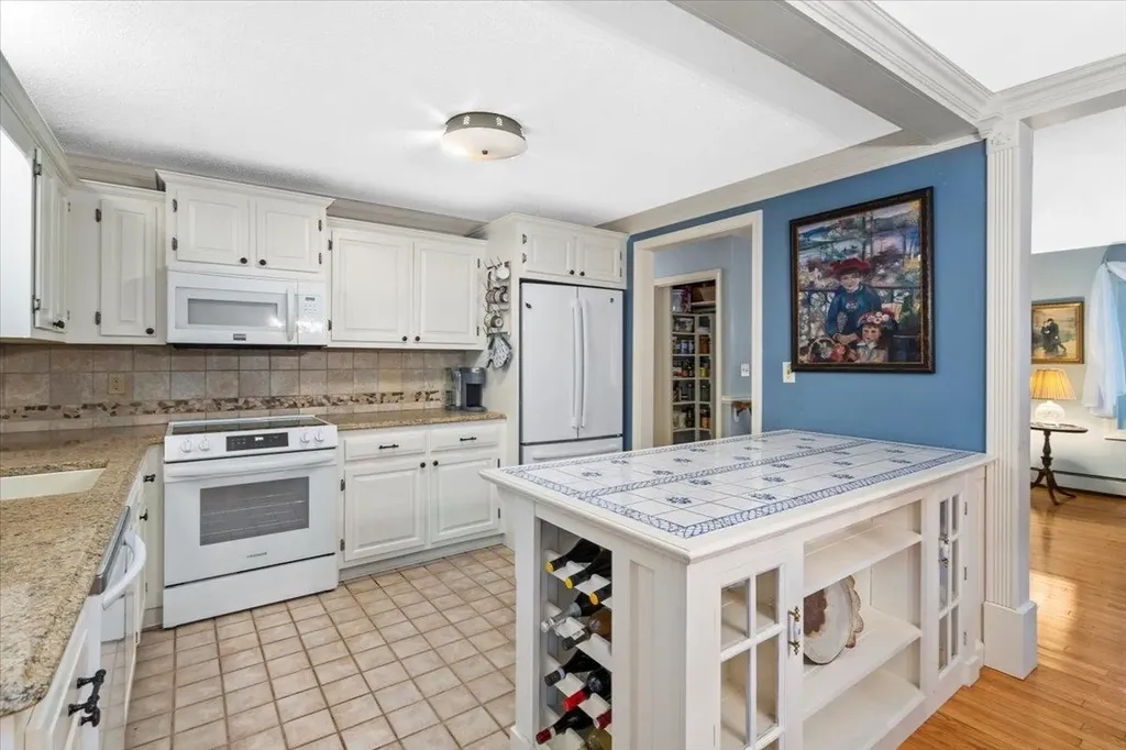 5 Wilshire Drive Londonderry NH 03053