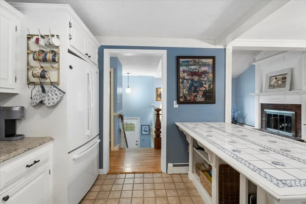 5 Wilshire Drive Londonderry NH 03053