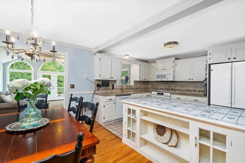 5 Wilshire Drive Londonderry NH 03053