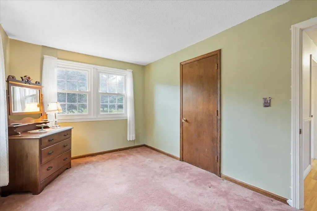 5 Wilshire Drive Londonderry NH 03053