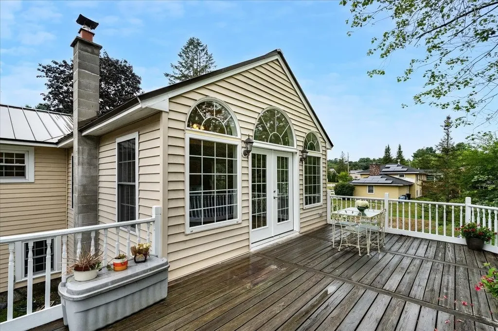 5 Wilshire Drive Londonderry NH 03053