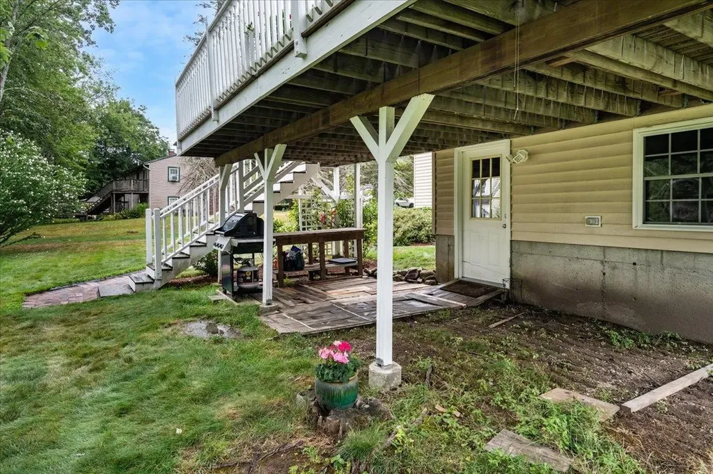 5 Wilshire Drive Londonderry NH 03053