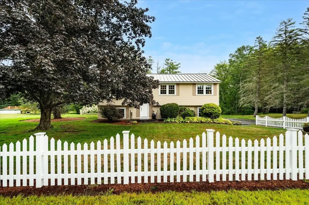 5 Wilshire Drive Londonderry NH 03053