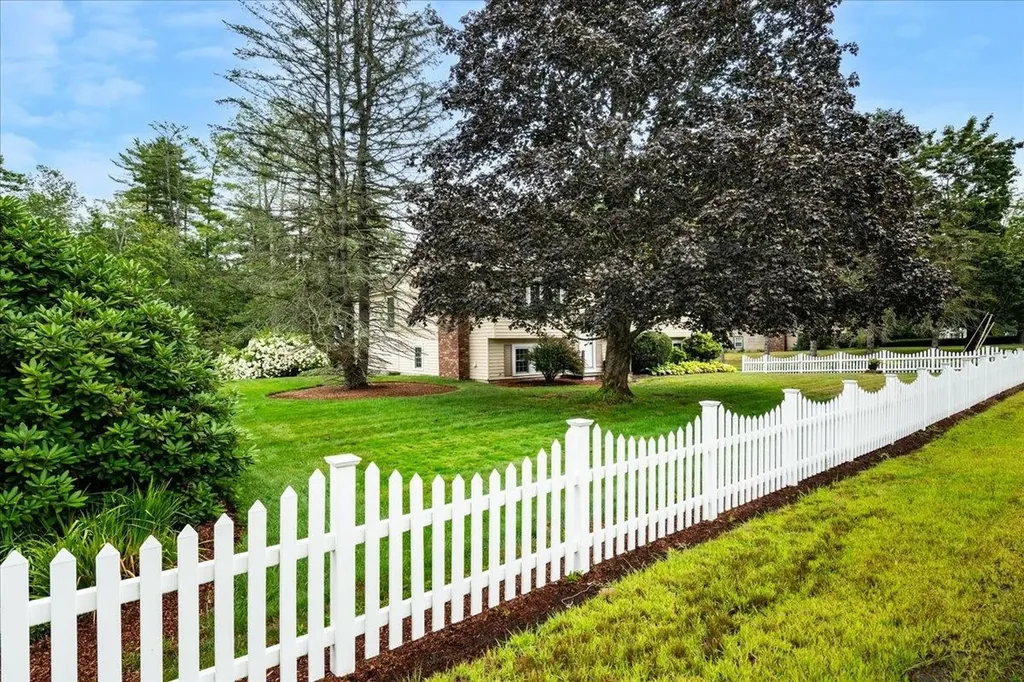 5 Wilshire Drive Londonderry NH 03053