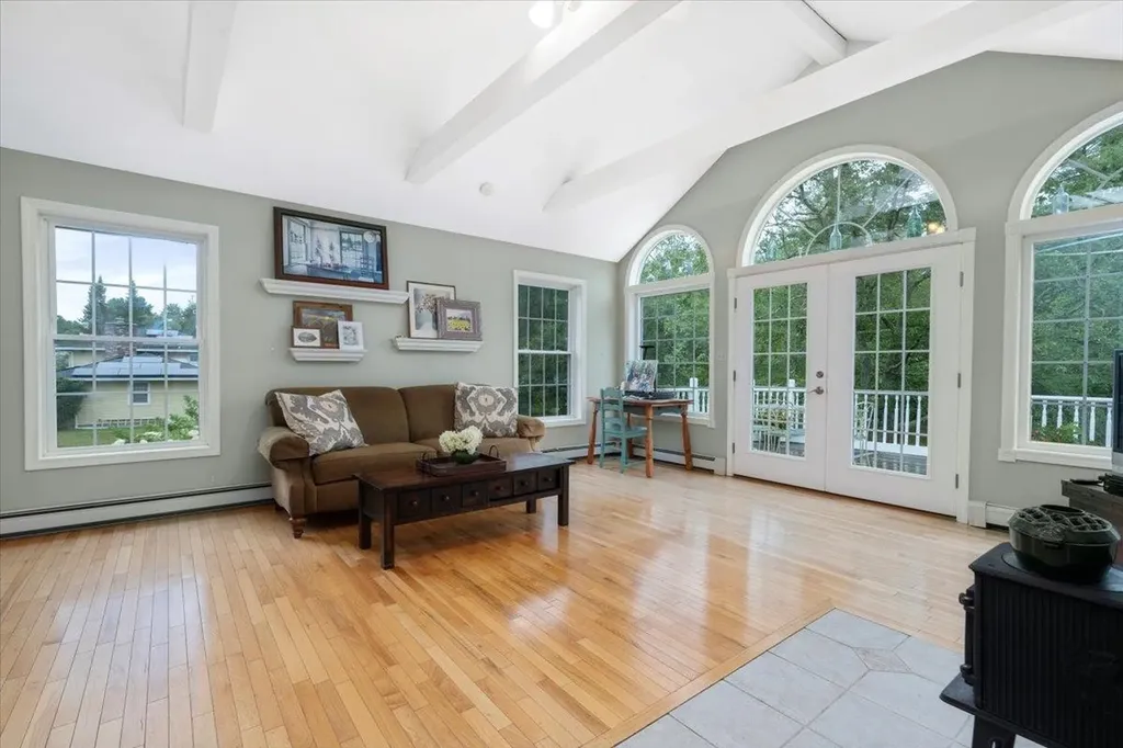 5 Wilshire Drive Londonderry NH 03053