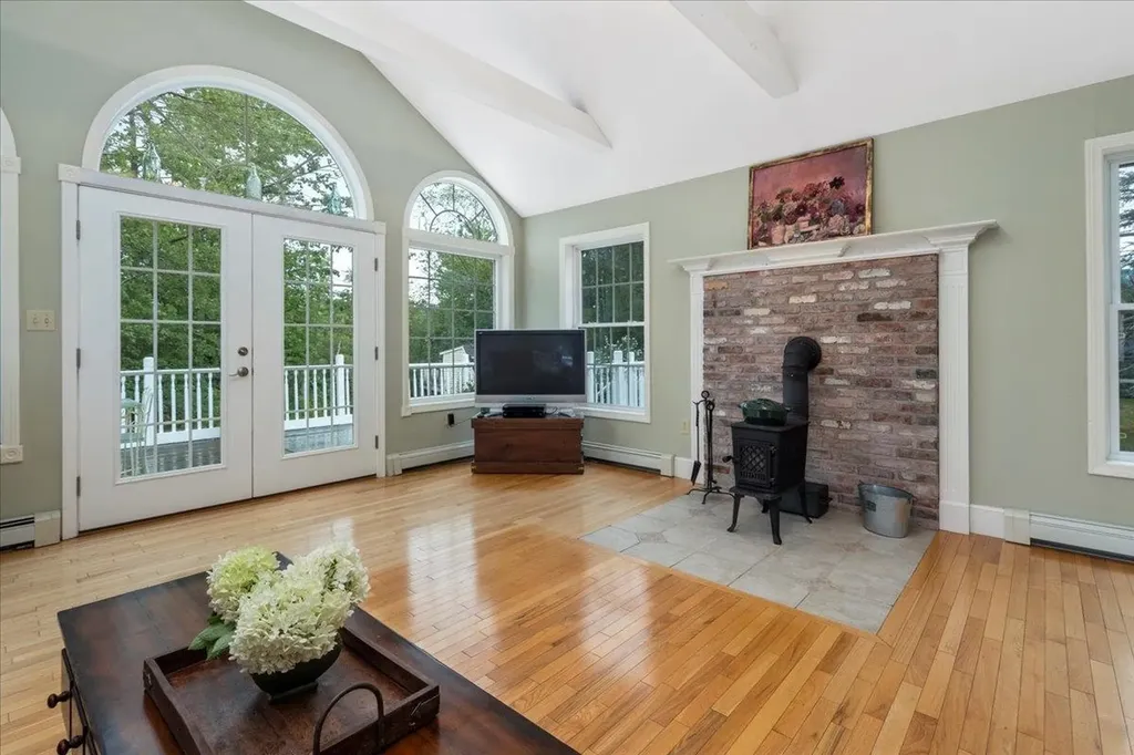 5 Wilshire Drive Londonderry NH 03053