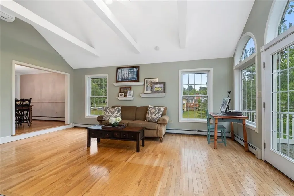 5 Wilshire Drive Londonderry NH 03053