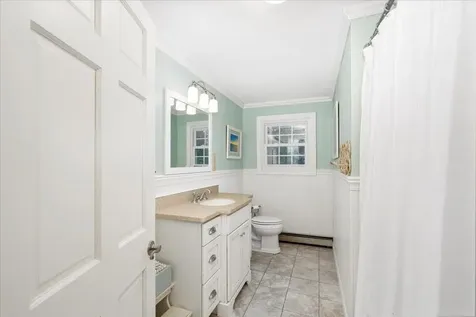 5 Wilshire Drive Londonderry NH 03053
