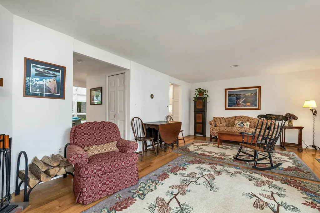 31 Point Breeze Road Wolfeboro NH 03894