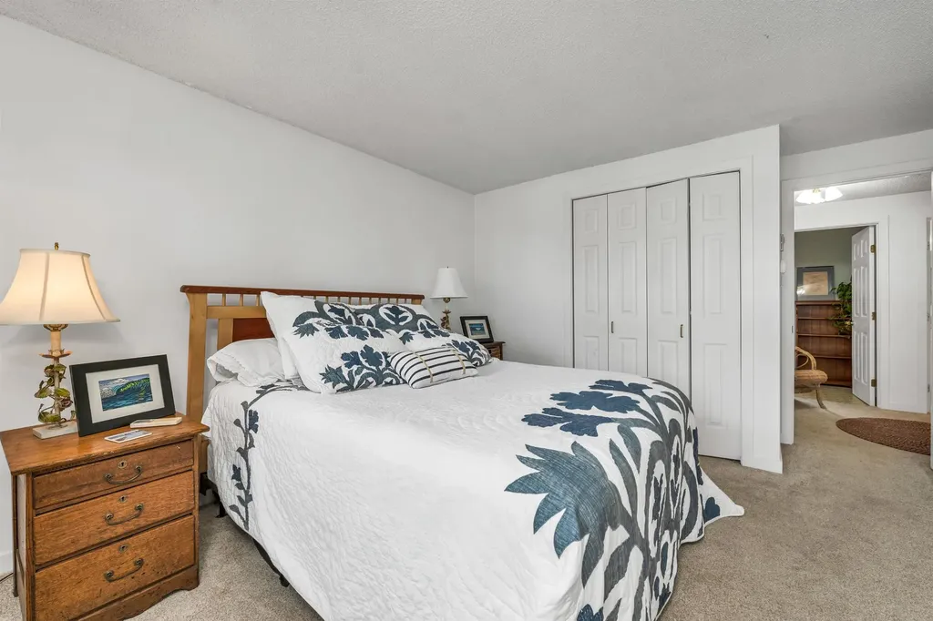 31 Point Breeze Road Wolfeboro NH 03894