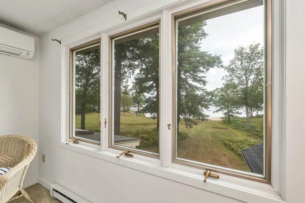 31 Point Breeze Road Wolfeboro NH 03894