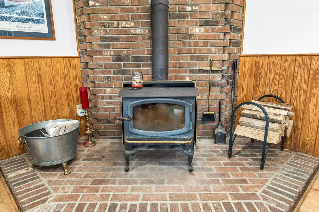 31 Point Breeze Road Wolfeboro NH 03894