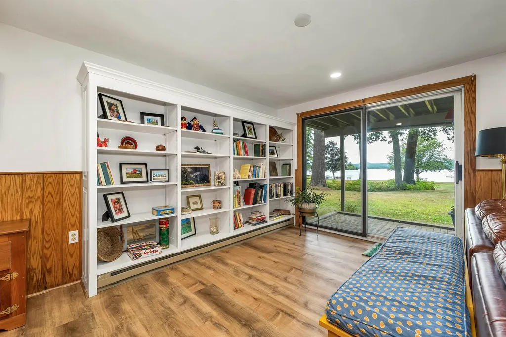 31 Point Breeze Road Wolfeboro NH 03894