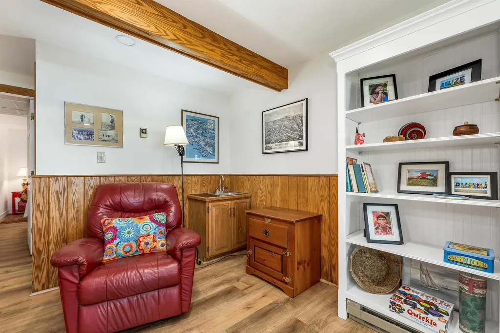 31 Point Breeze Road Wolfeboro NH 03894