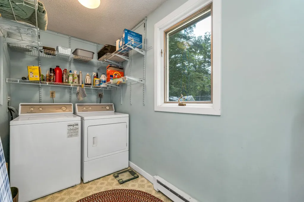 31 Point Breeze Road Wolfeboro NH 03894