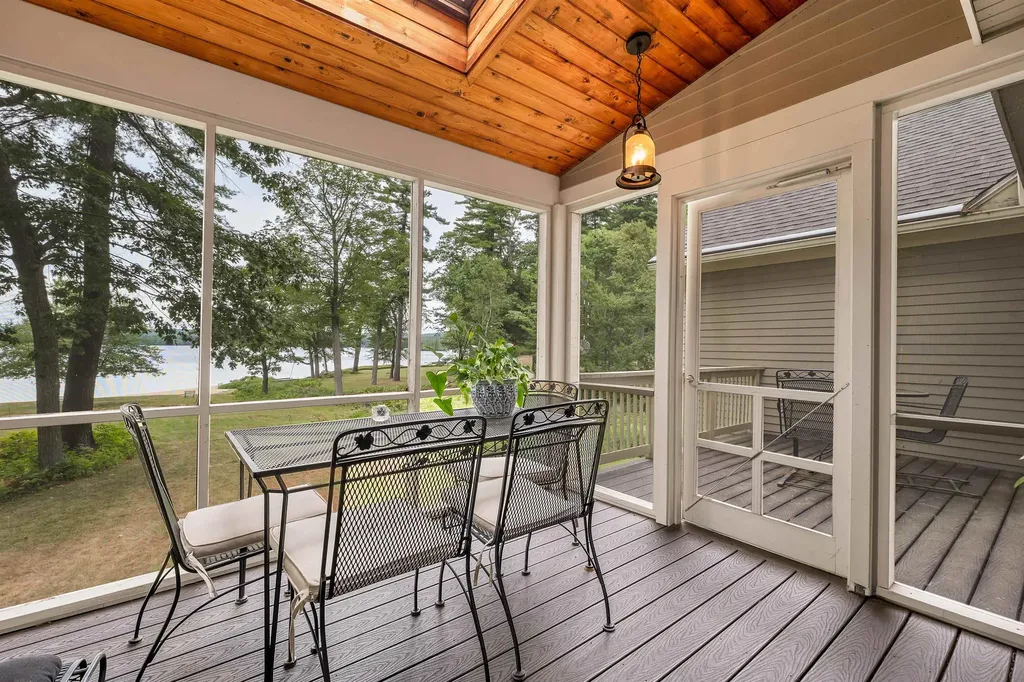 31 Point Breeze Road Wolfeboro NH 03894