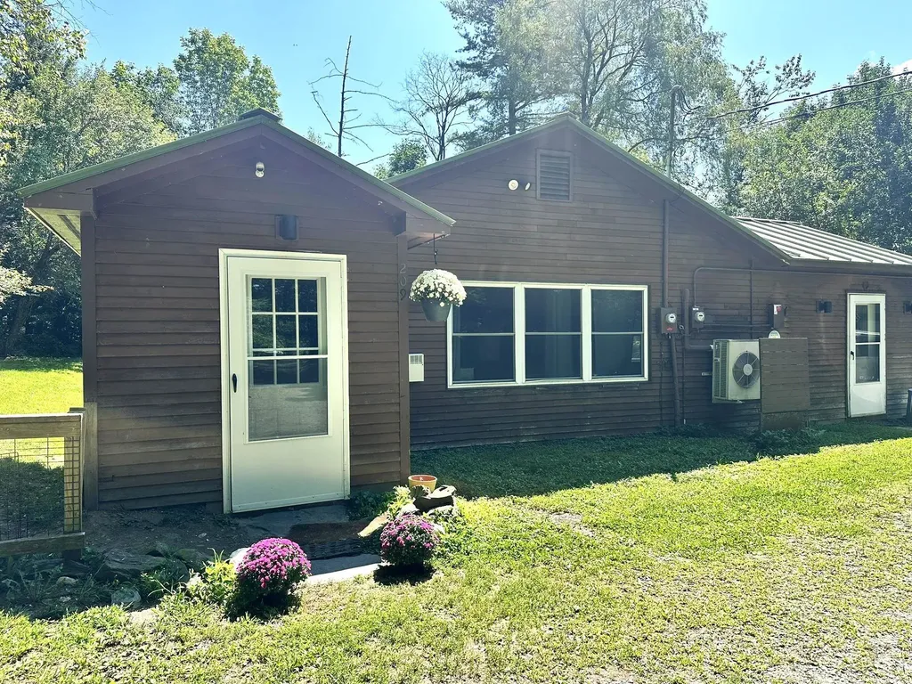 209 Putnam Avenue Hardwick VT 05843