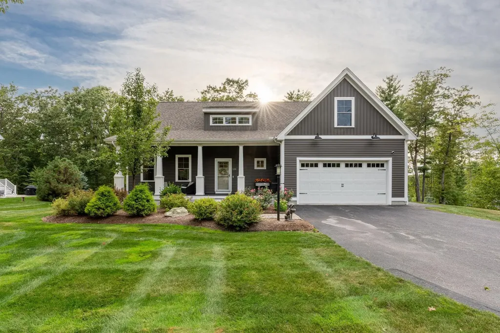 126 Harvard Avenue Auburn NH 03032