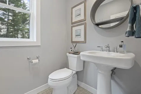 126 Harvard Avenue Auburn NH 03032