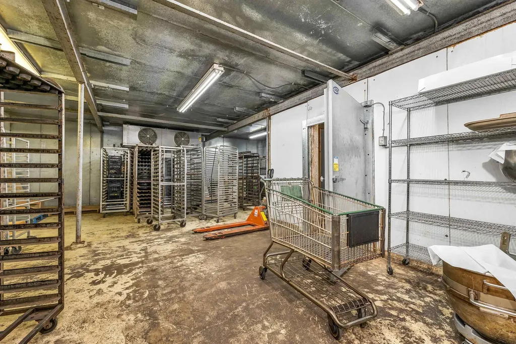 22 Kendall Pond Road Derry NH 03038