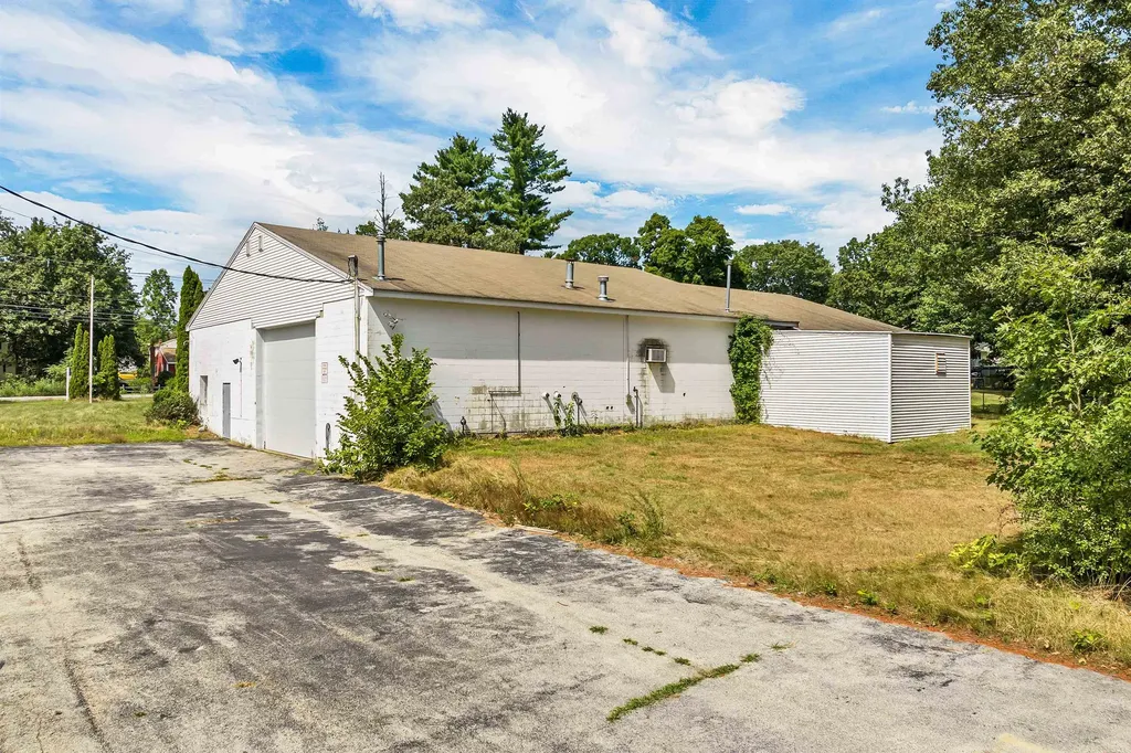 22 Kendall Pond Road Derry NH 03038