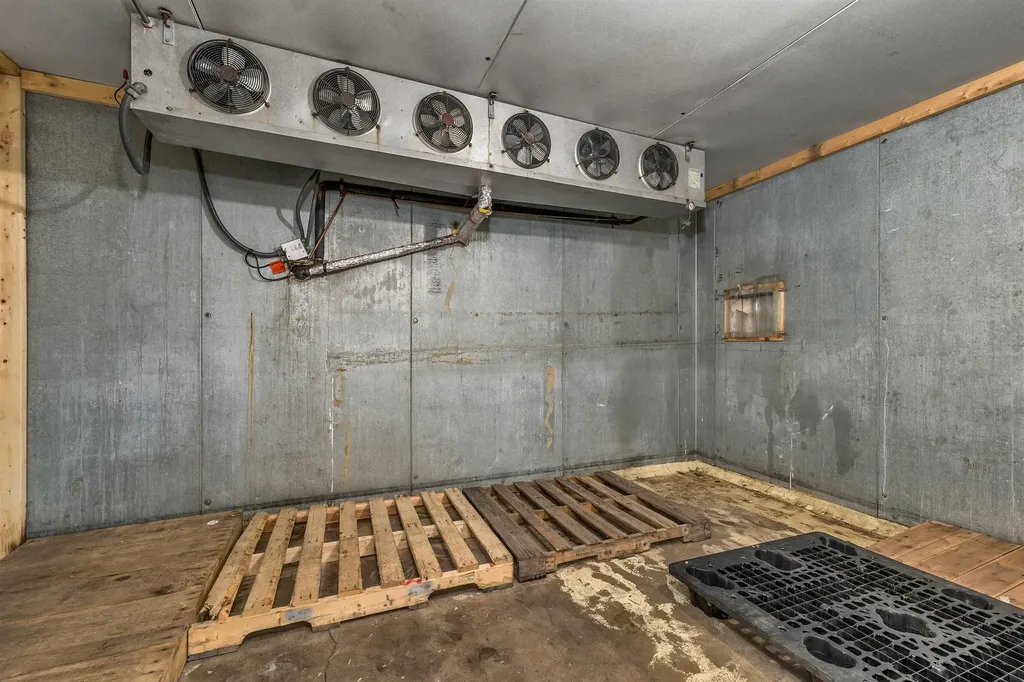 22 Kendall Pond Road Derry NH 03038