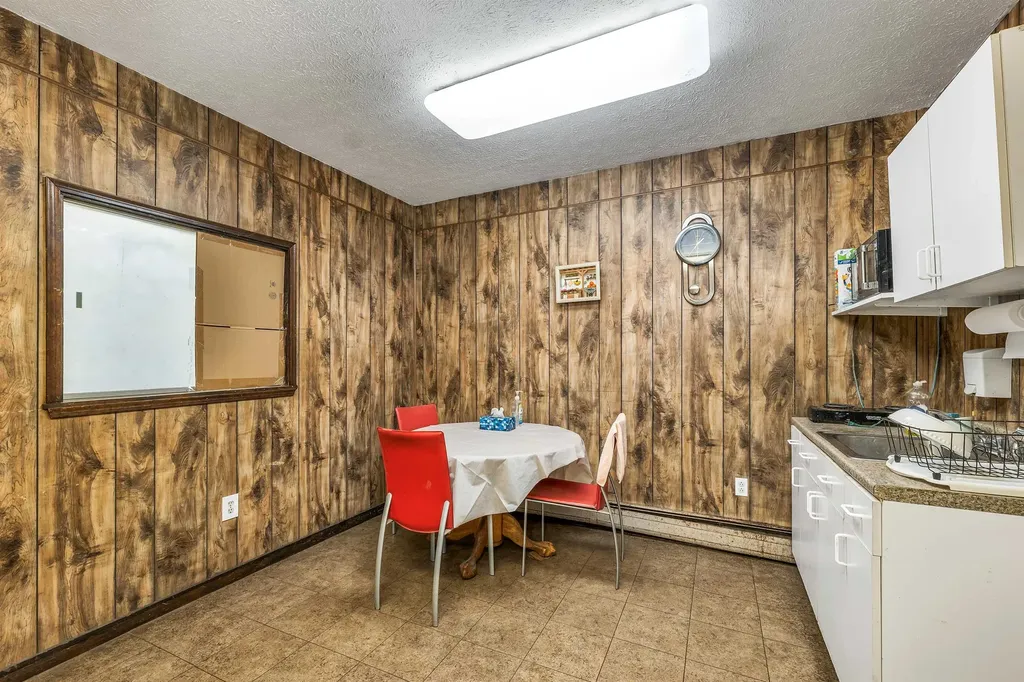 22 Kendall Pond Road Derry NH 03038