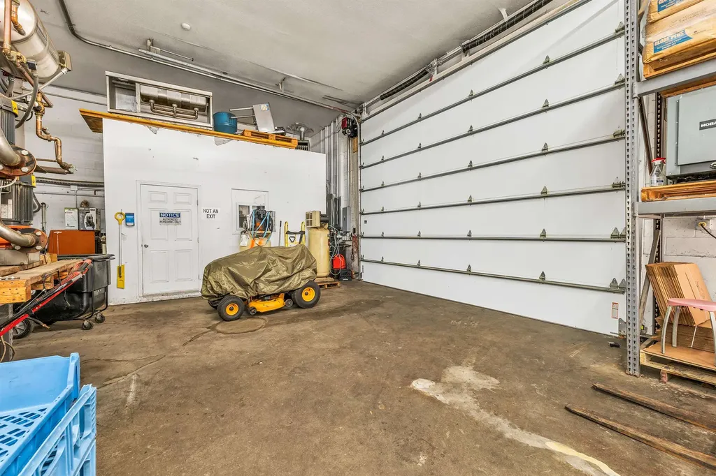 22 Kendall Pond Road Derry NH 03038