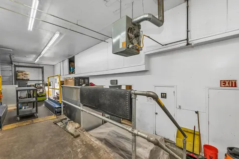 22 Kendall Pond Road Derry NH 03038