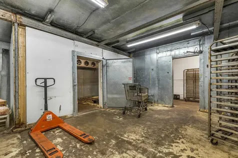 22 Kendall Pond Road Derry NH 03038