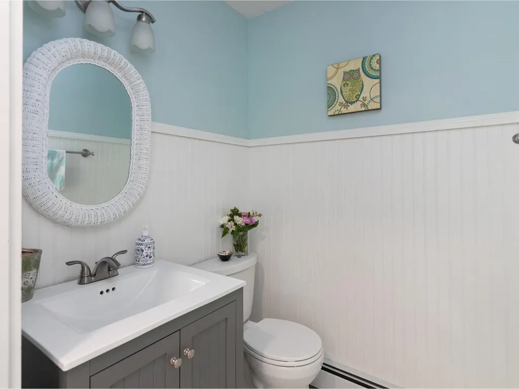 31 Iris Lane South Burlington VT 05403