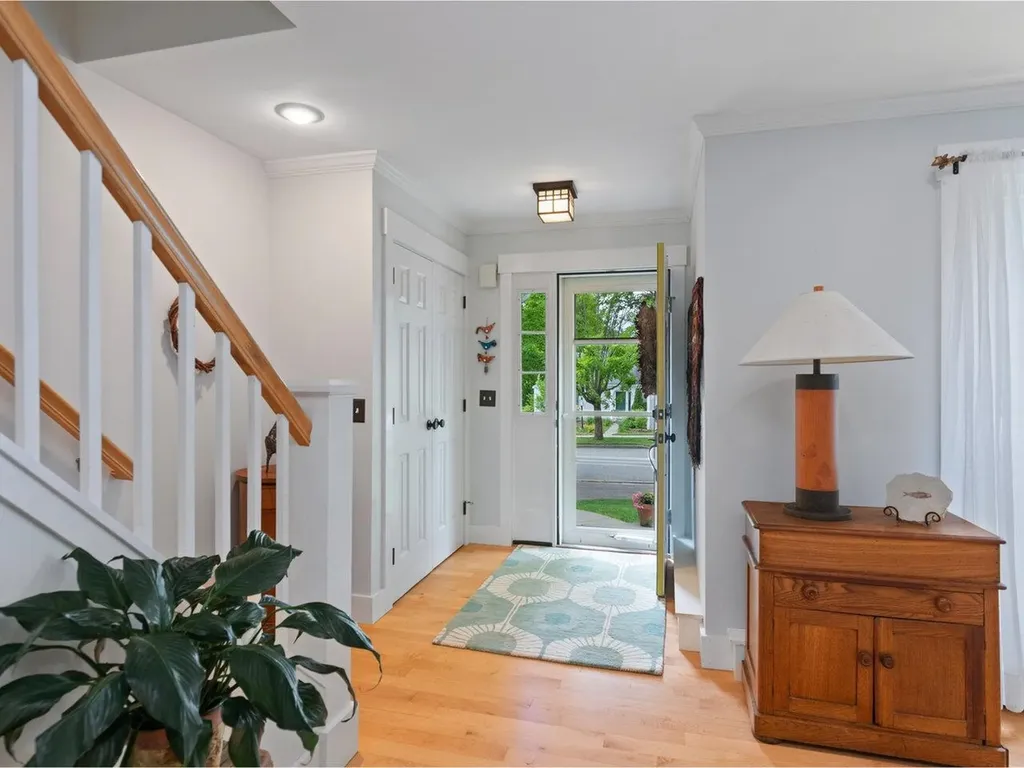 31 Iris Lane South Burlington VT 05403