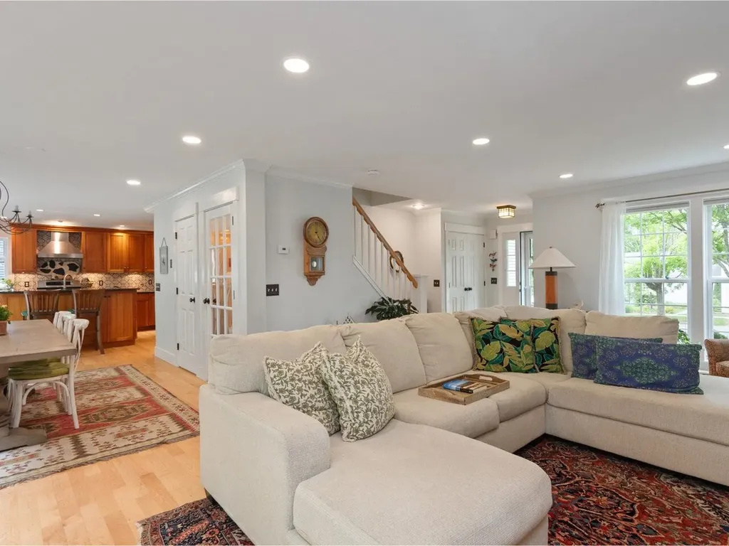 31 Iris Lane South Burlington VT 05403