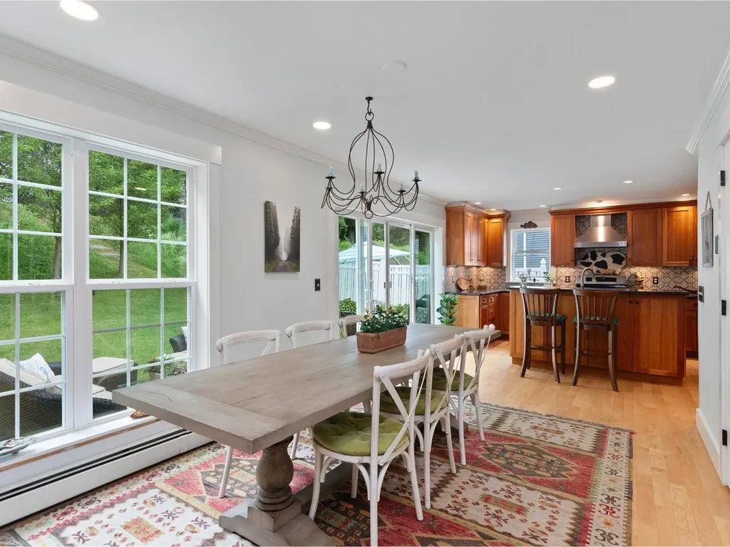 31 Iris Lane South Burlington VT 05403