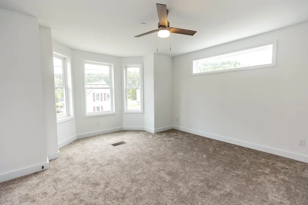 27 Island Street Wilton NH 03086