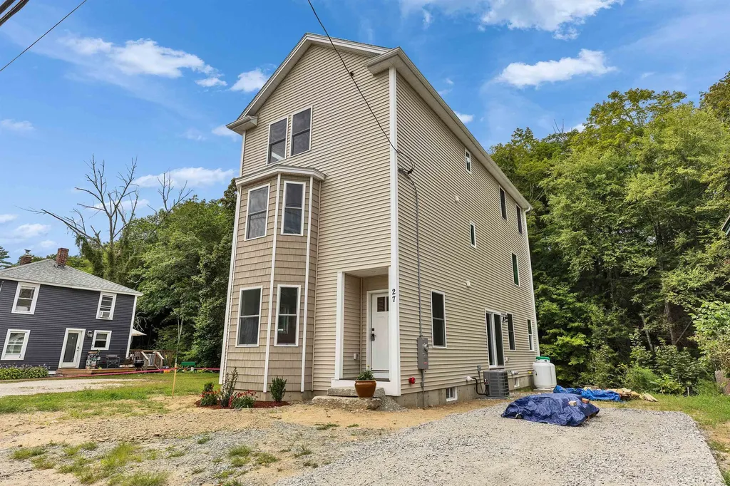 27 Island Street Wilton NH 03086