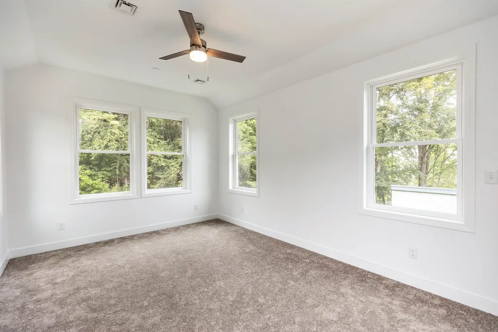 27 Island Street Wilton NH 03086